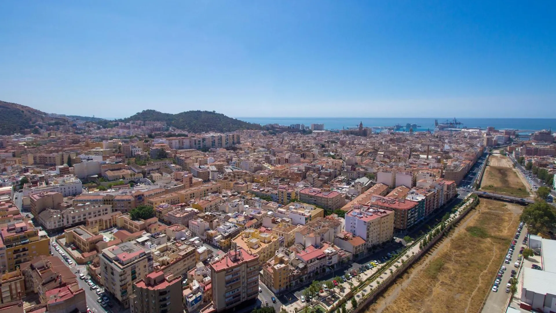 Happy Travel Urban Sky 19C Apartment Malaga Spain